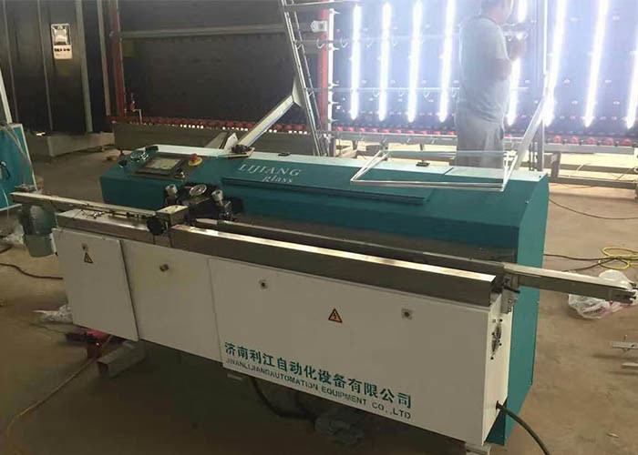 خط إنتاج الزجاج العازل للبرميل الكبير آلة الطارد البوتيل التلقائية كفاءة عمل عالية