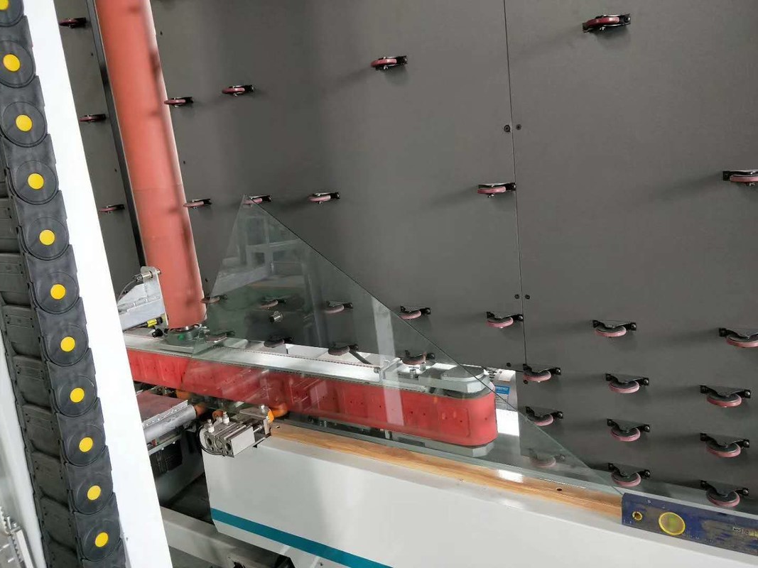 آلة طحن حافة الزجاج الفيلم الأوتوماتيكية المنخفضة لحذف فيلم E منخفض