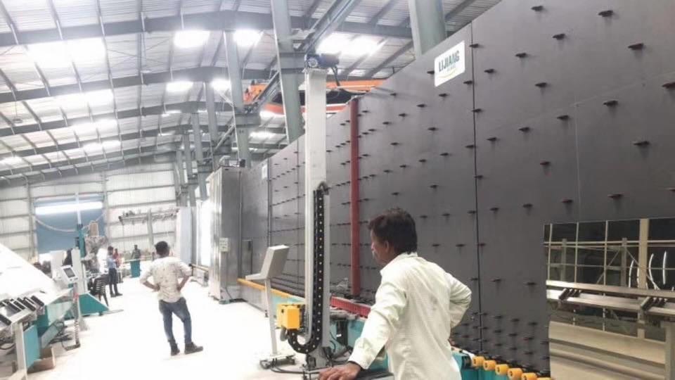 عمودي 29m / min آلة طحن حافة الزجاج Low E لحذف حافة الفيلم