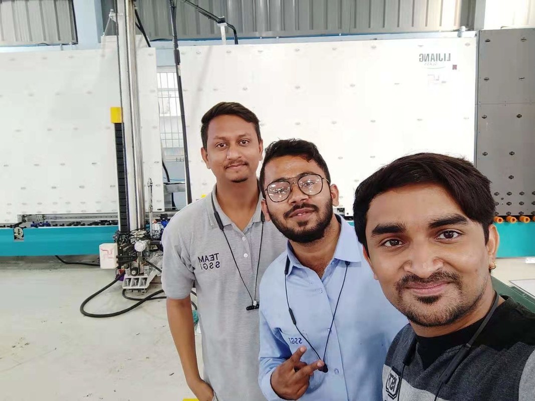 سمك 12-56 مم آلة ختم الزجاج لروبوت ختم الزجاج العازل للسيليكون