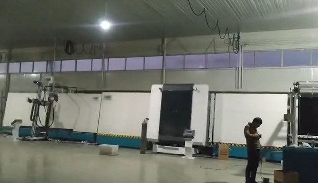 خط إنتاج الزجاج العازل بالزجاج المزدوج 6.5m / min آلة ختم الزجاج